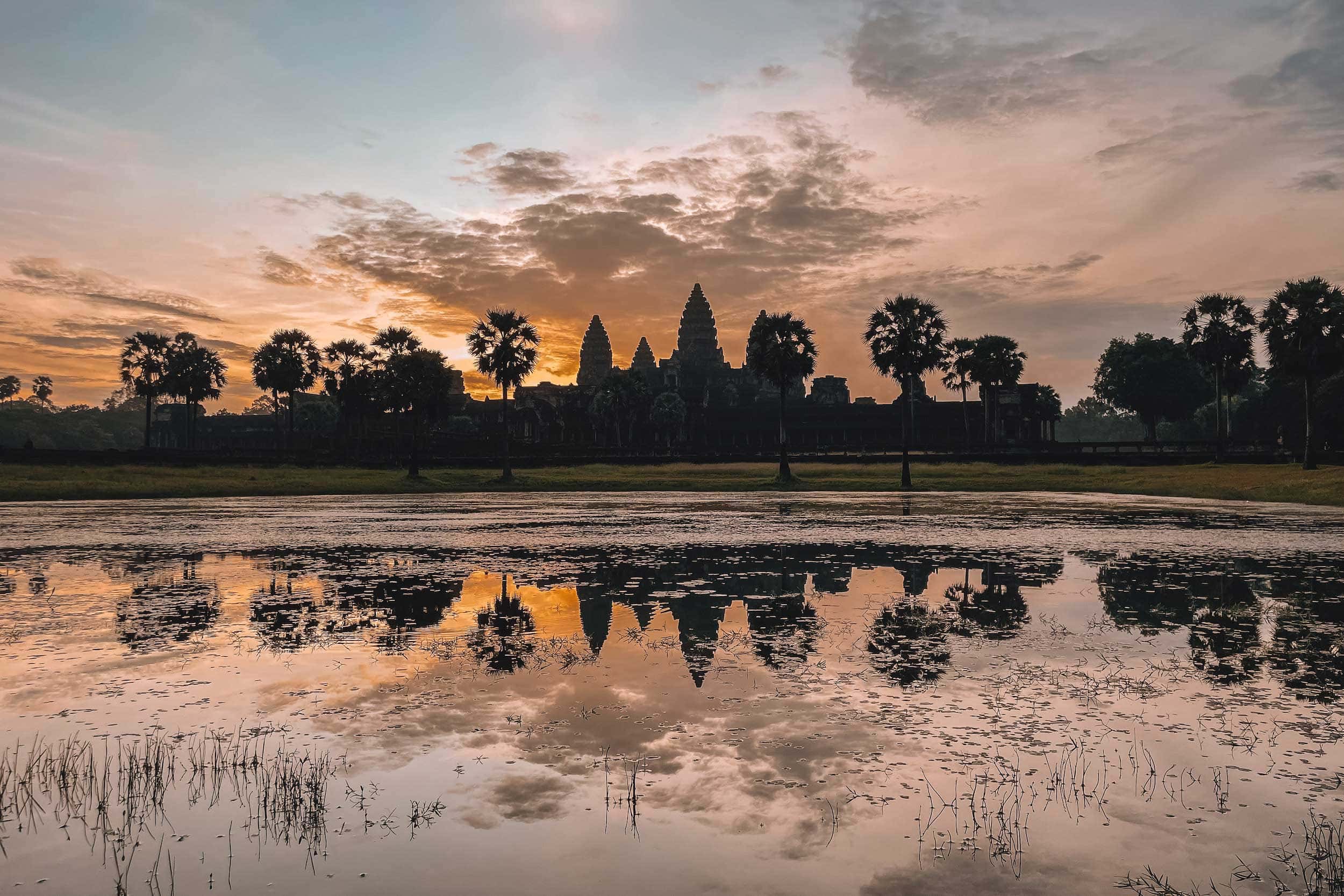 Read more about the article The Best Guide on How to Visit Angkor Wat in One Day