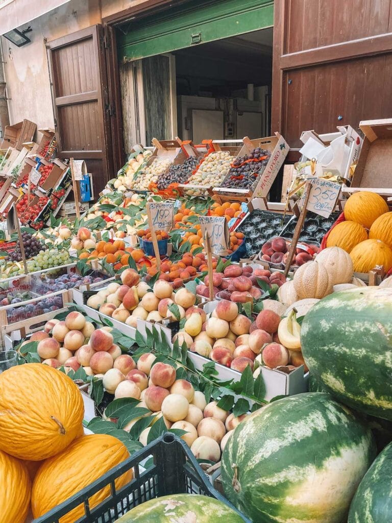 Fresh fruit markets in Palermo. This guide answers the question, is Palermo worth visiting?