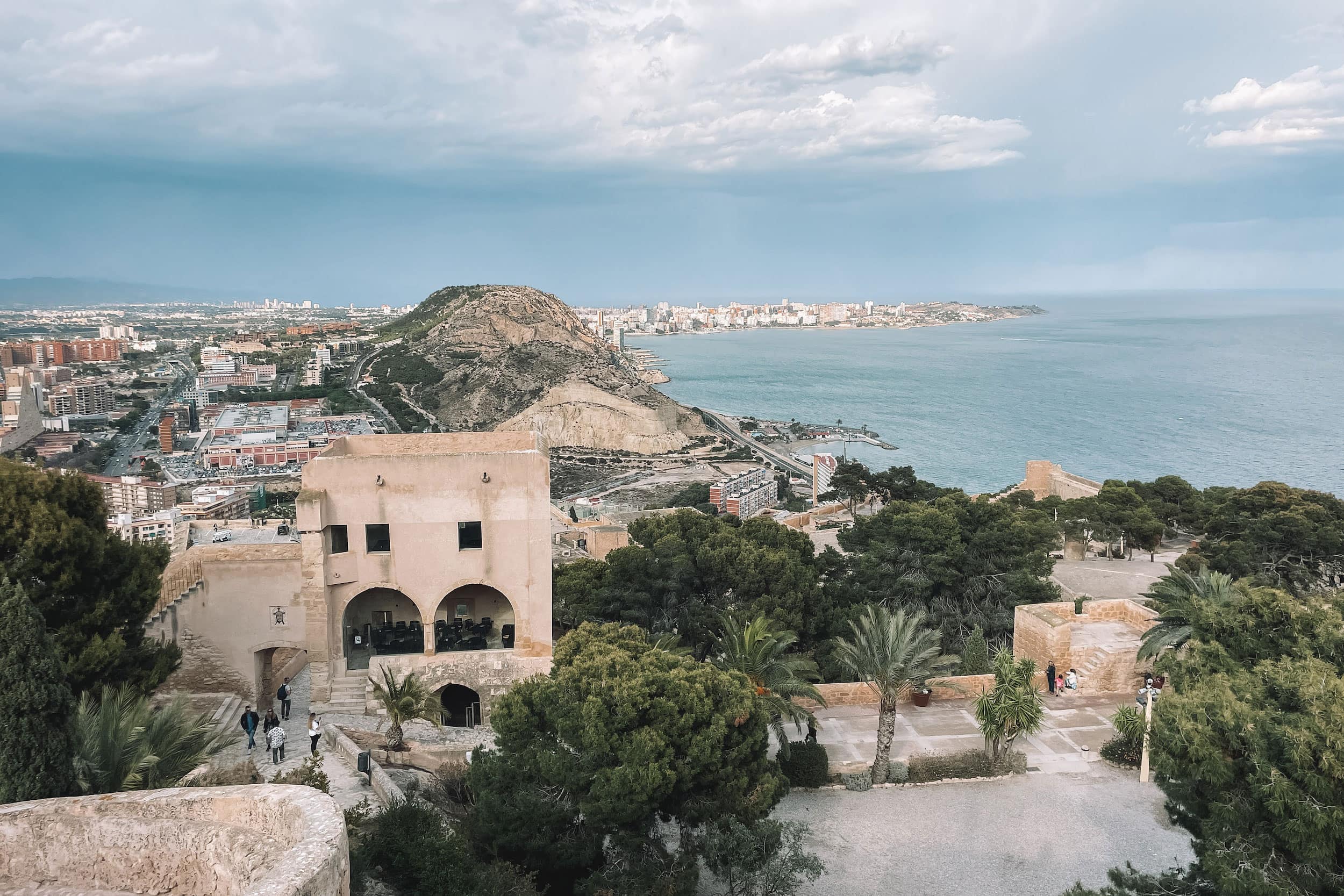 Read more about the article 1 Perfect Day in Alicante Old Town: What to See and Do