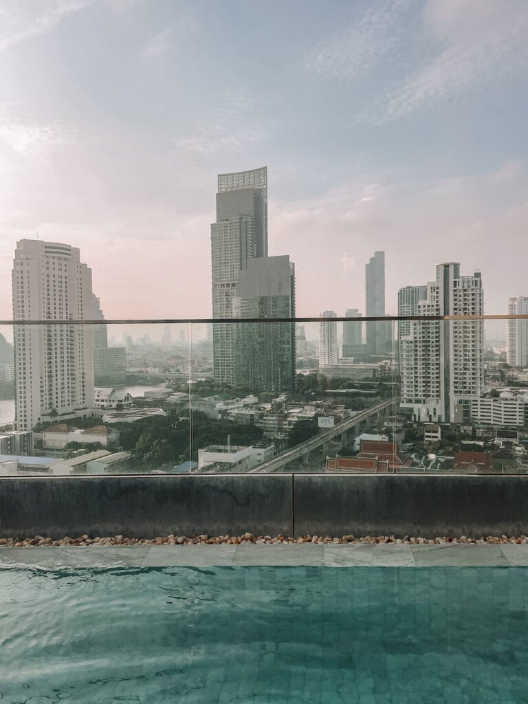 the rooftop pool and city skyline from the Hilton hotel